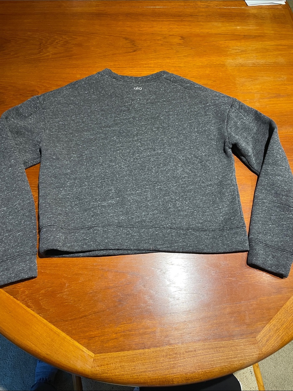 Alo gray cropped sweatshirt - Picture 2 of 5